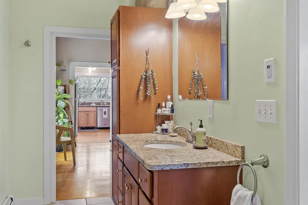 159 Woodbury Avenue Portsmouth NH 03801