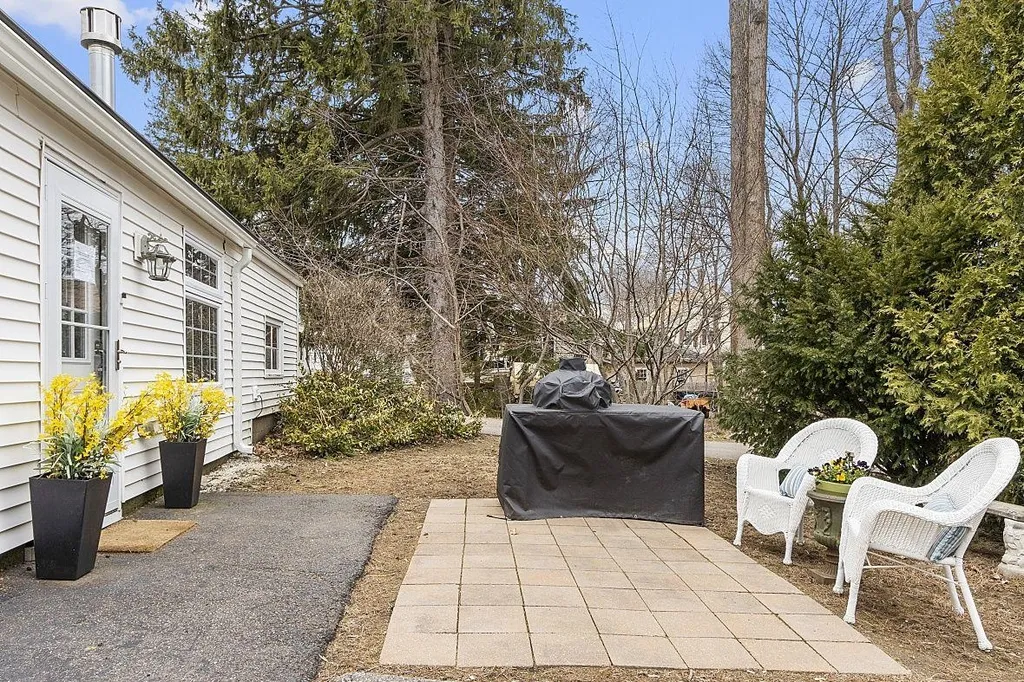 159 Woodbury Avenue Portsmouth NH 03801