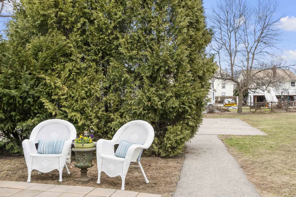 159 Woodbury Avenue Portsmouth NH 03801