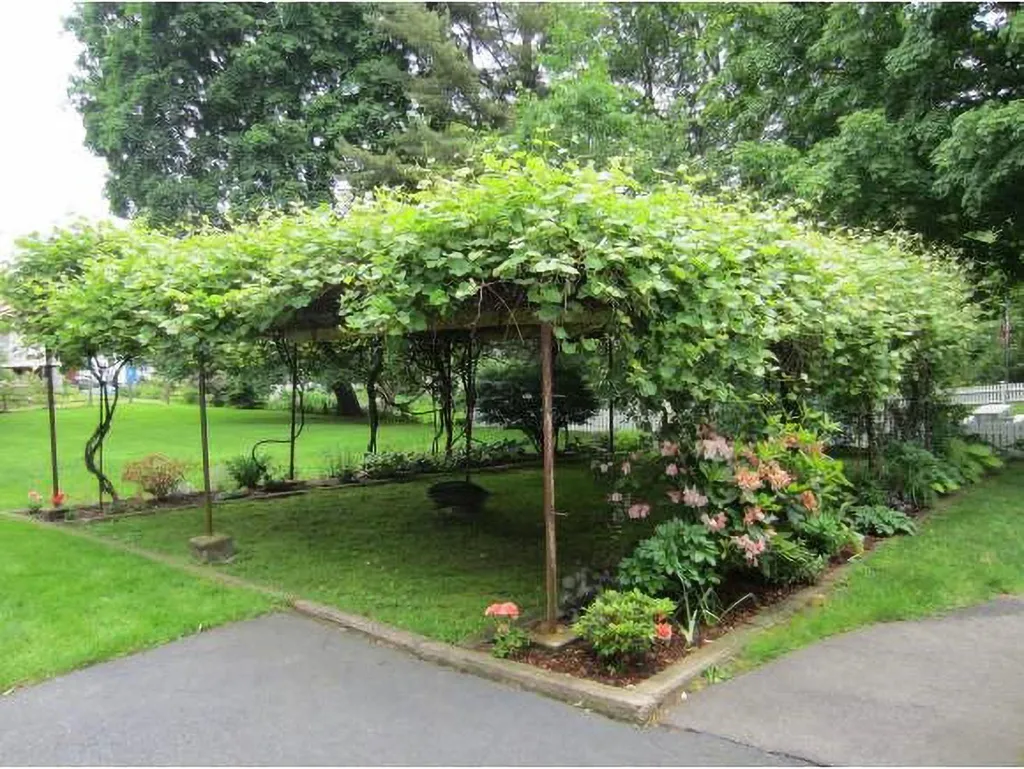 159 Woodbury Avenue Portsmouth NH 03801