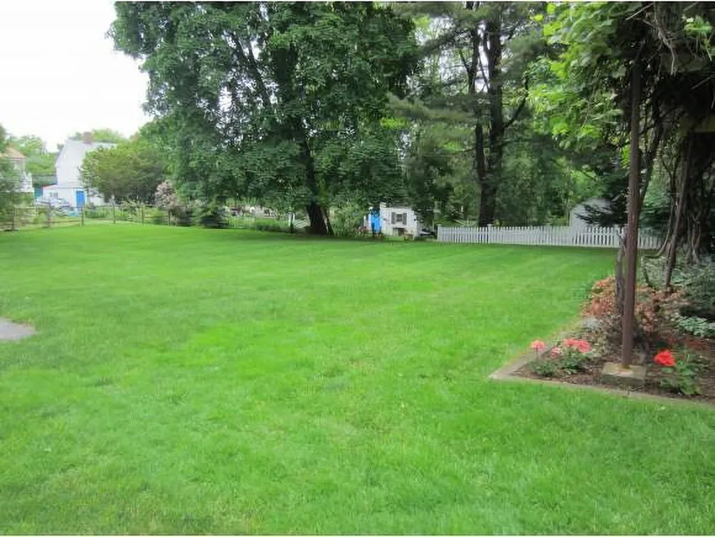 159 Woodbury Avenue Portsmouth NH 03801
