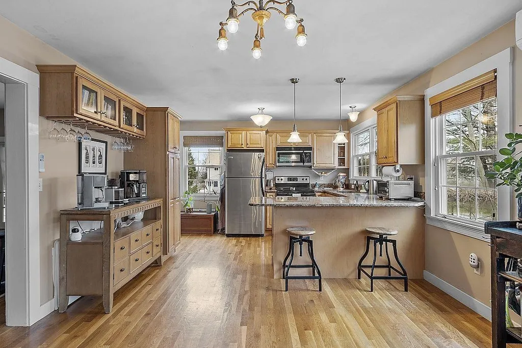 159 Woodbury Avenue Portsmouth NH 03801