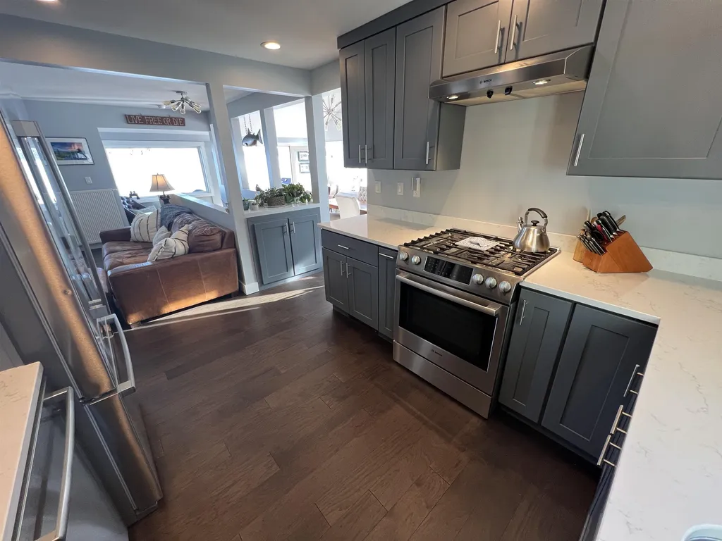 7 Oak Lane Hebron NH 03241