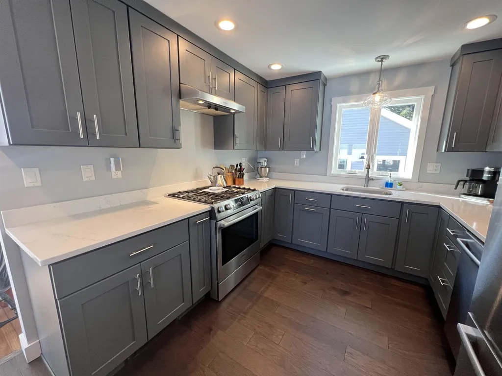 7 Oak Lane Hebron NH 03241