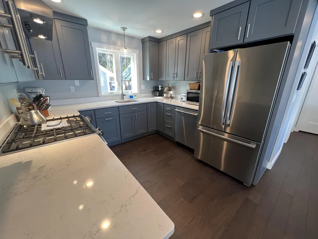 7 Oak Lane Hebron NH 03241