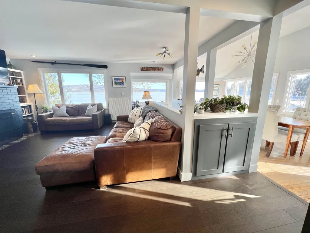 7 Oak Lane Hebron NH 03241
