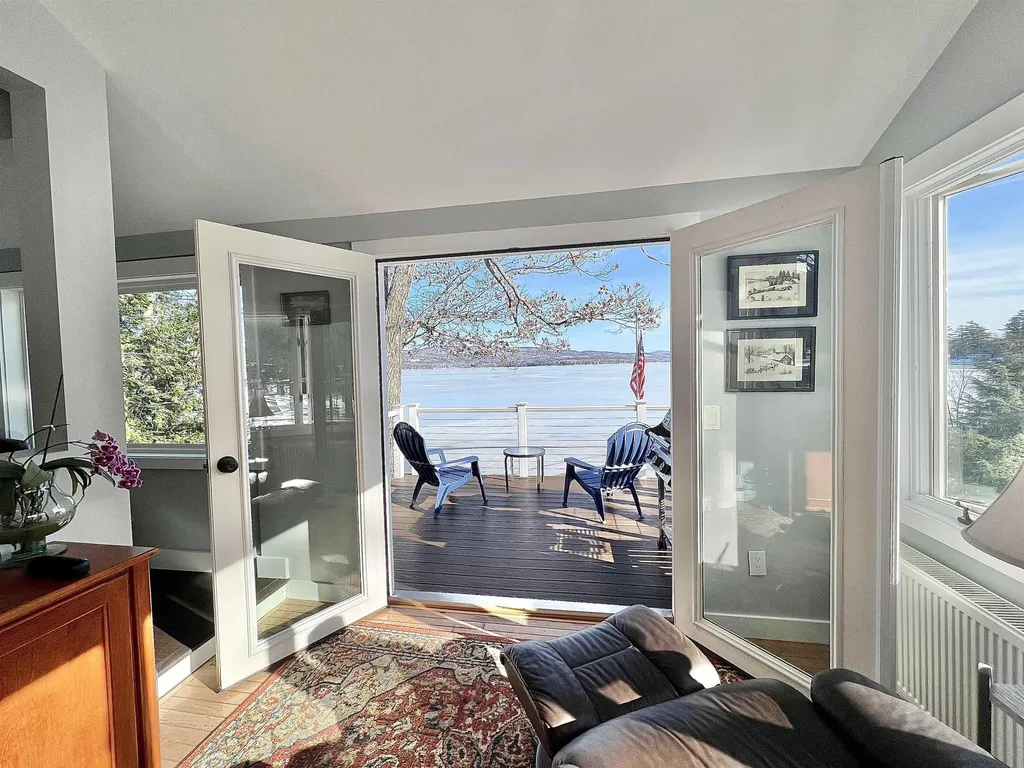 7 Oak Lane Hebron NH 03241