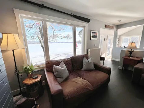7 Oak Lane Hebron NH 03241