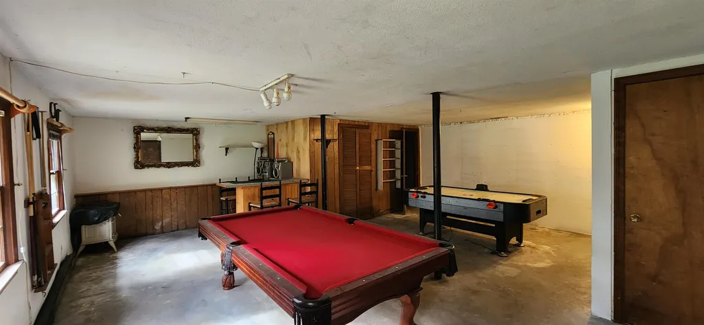 4 Tara Hill Lane Hinsdale NH 03451