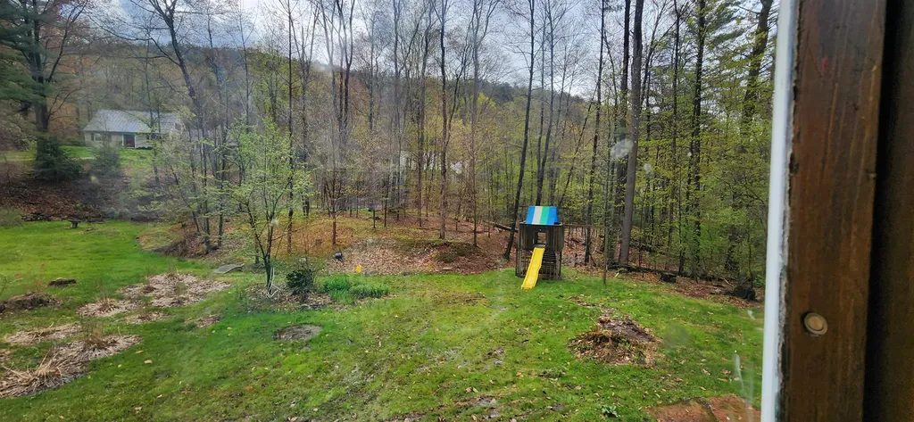 4 Tara Hill Lane Hinsdale NH 03451