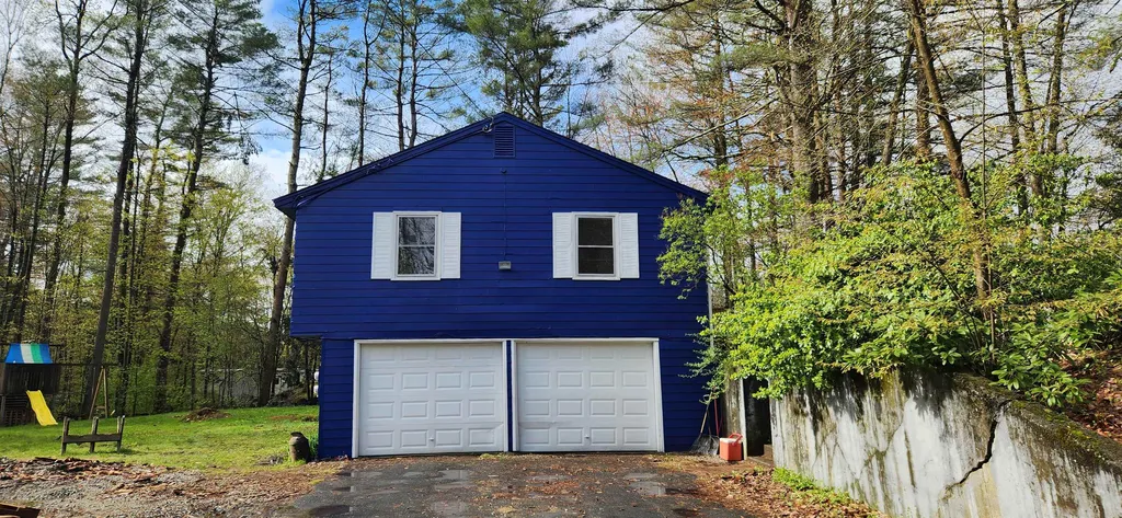 4 Tara Hill Lane Hinsdale NH 03451
