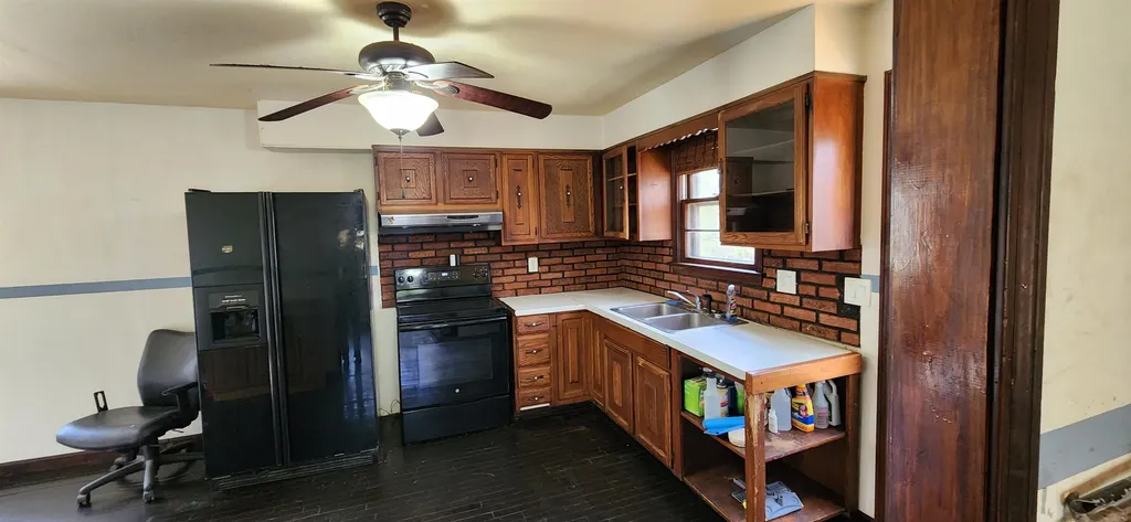 4 Tara Hill Lane Hinsdale NH 03451