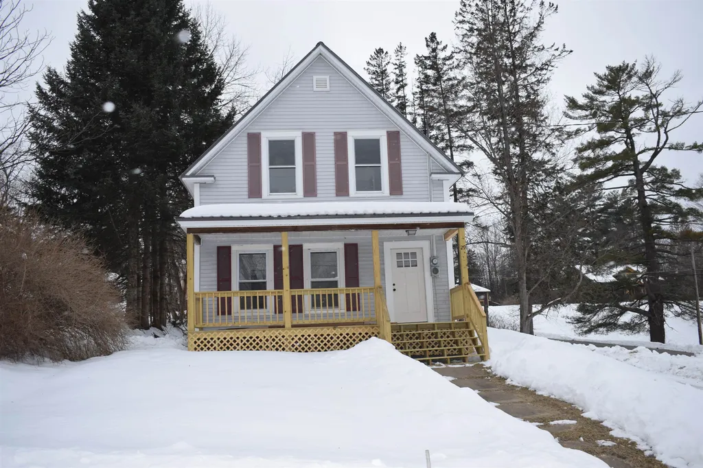 29 Williams Street Lancaster NH 03584