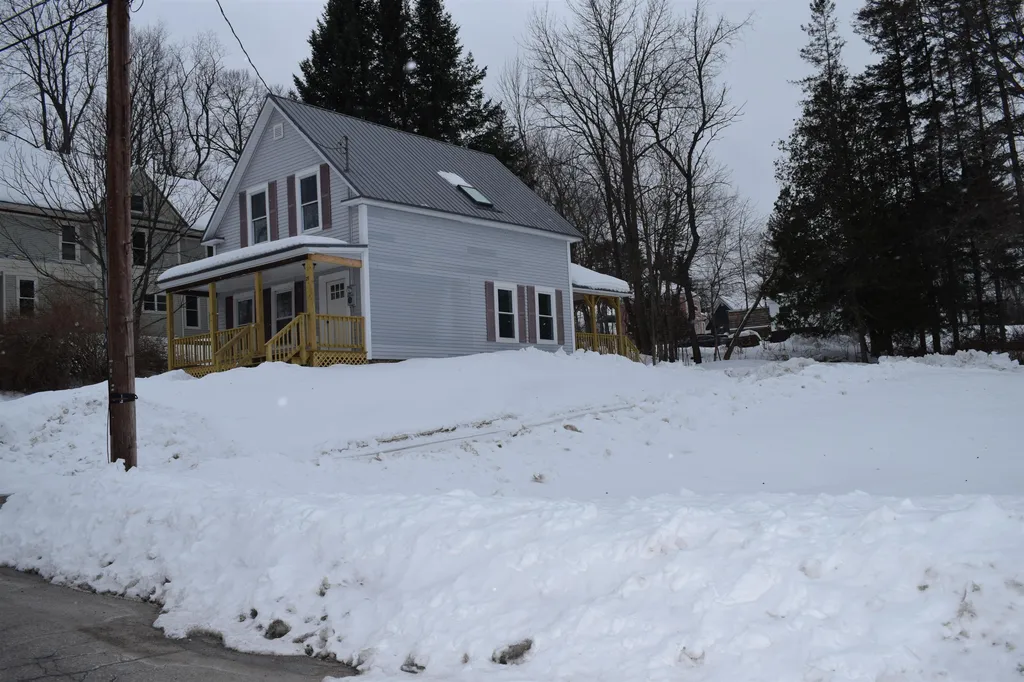 29 Williams Street Lancaster NH 03584