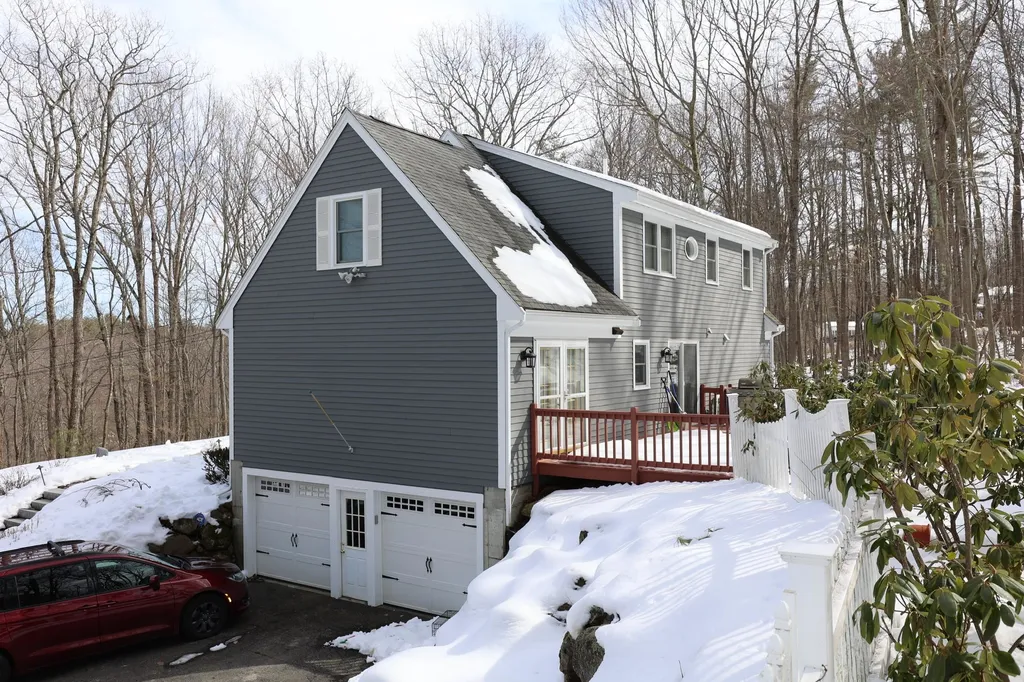 29 Fairlane Drive Bedford NH 03110