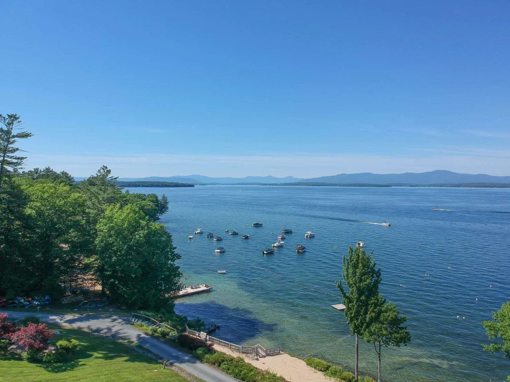 2696 Lake Shore Road Gilford NH 03249