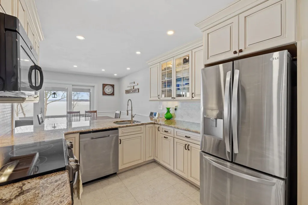 2696 Lake Shore Road Gilford NH 03249