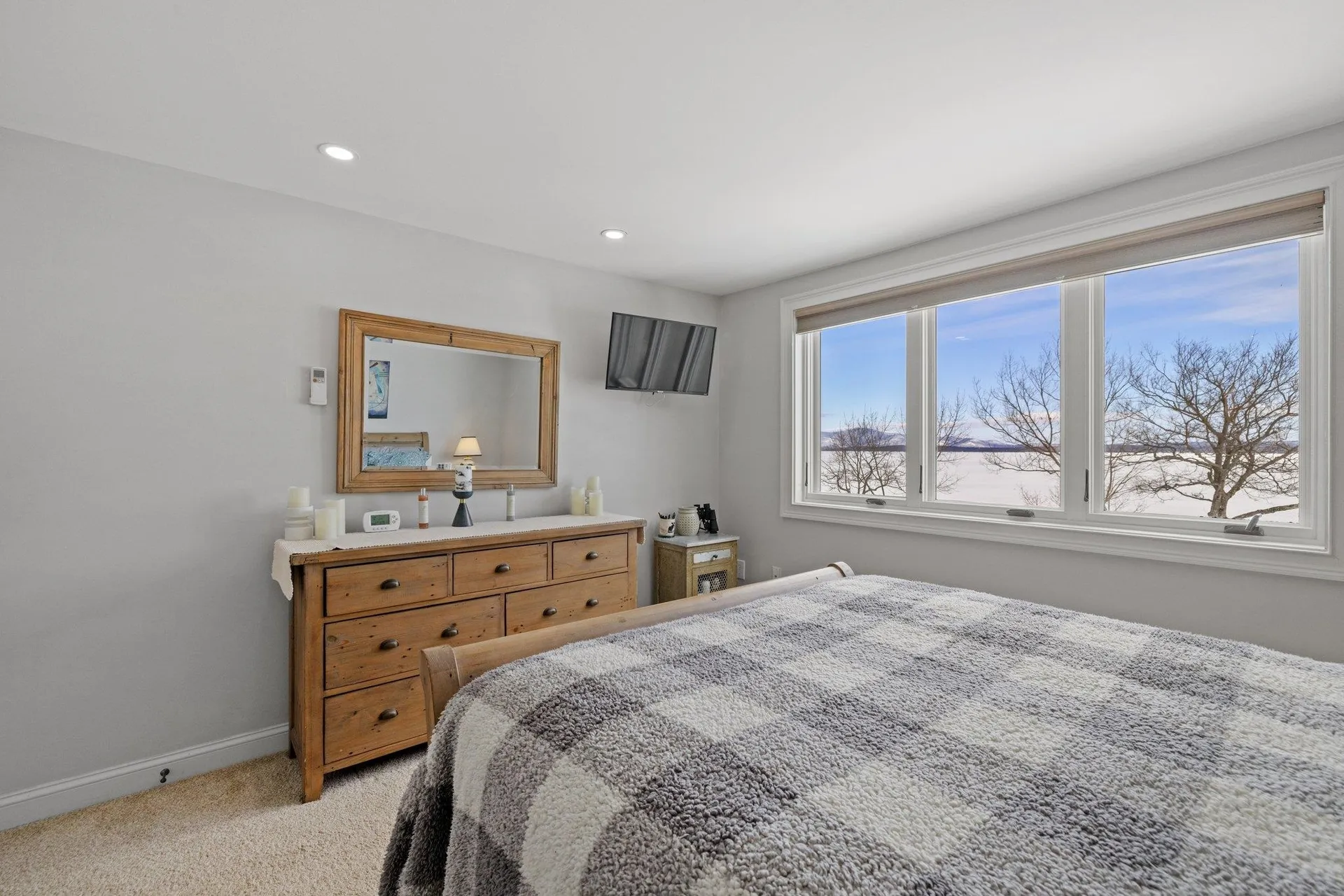 2696 Lake Shore Road Gilford NH 03249