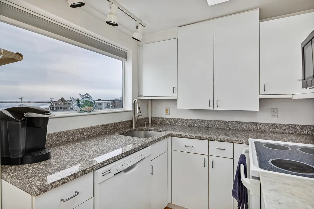 1497 Ocean Boulevard Rye NH 03870