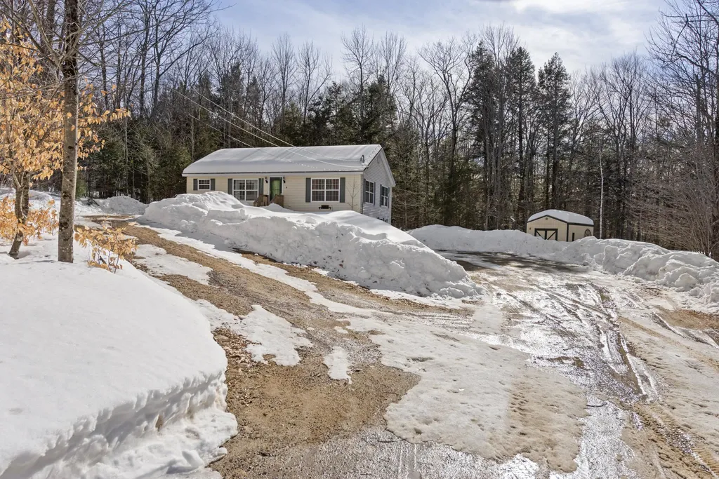 140 Burns Hill Road Alexandria NH 03222