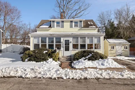 16 Chautauqua Avenue Nashua NH 03064