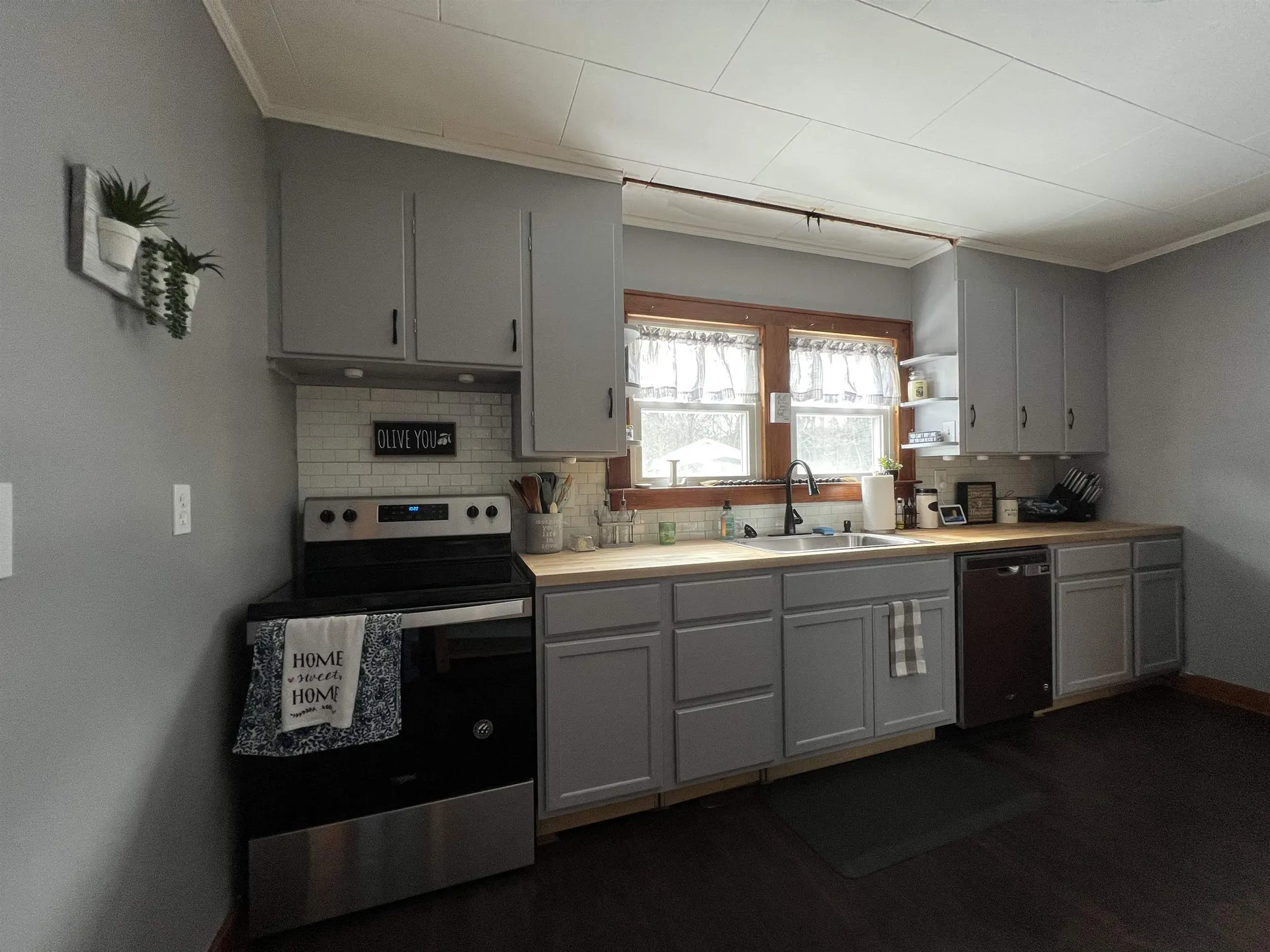 27 Mann Court Claremont NH 03743