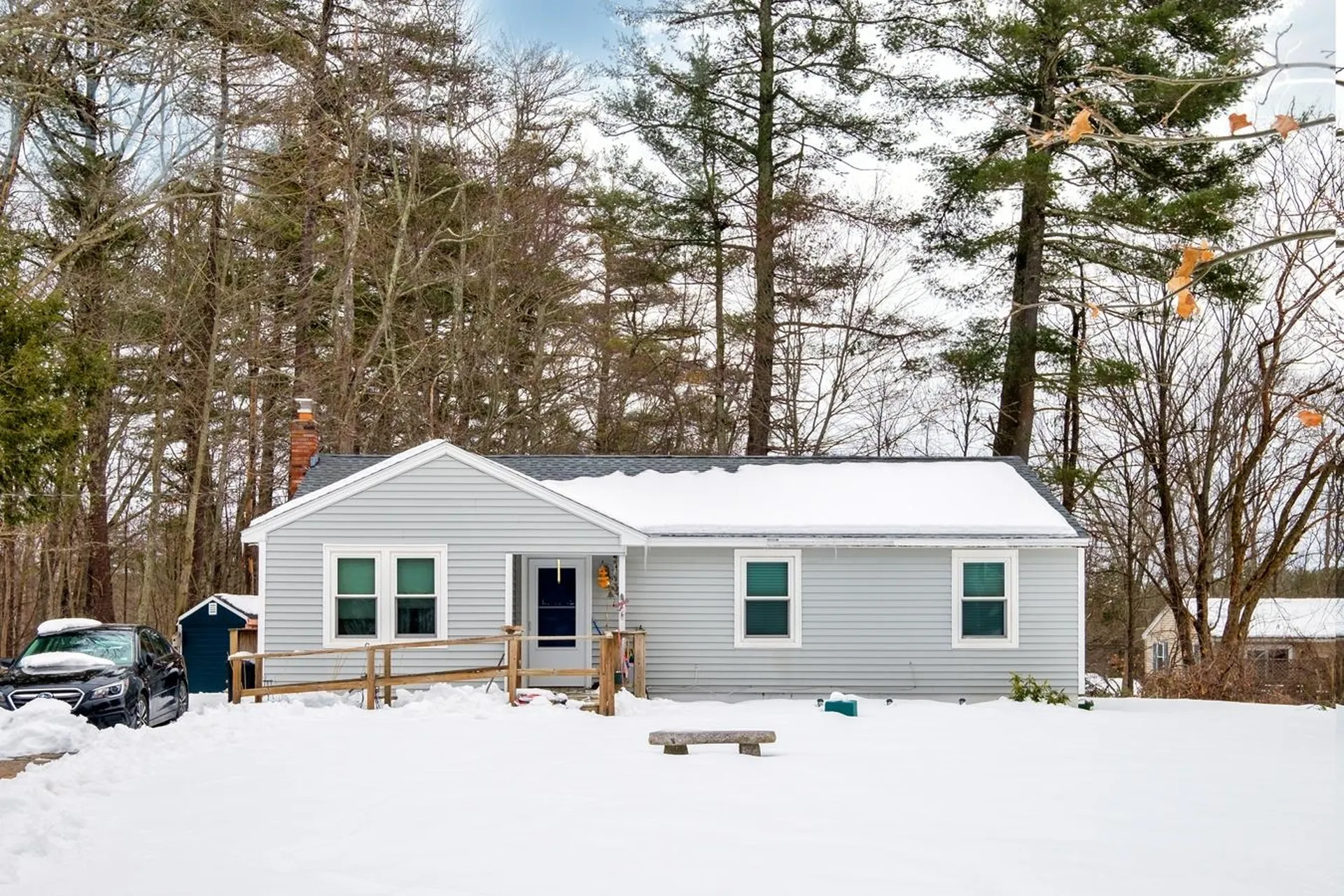 4 Abbey Road Raymond NH 03077
