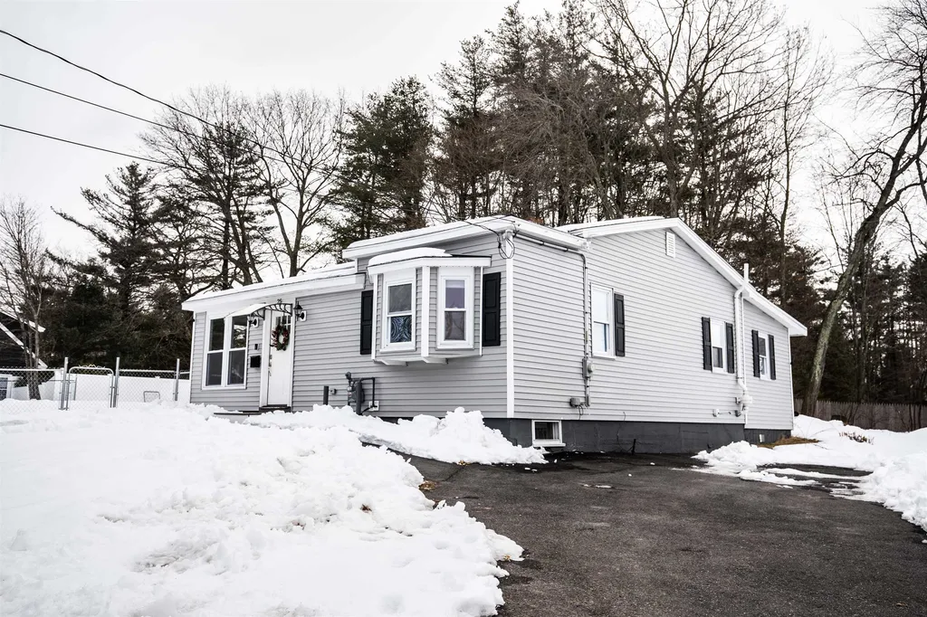 25 Maynard Avenue Manchester NH 03103