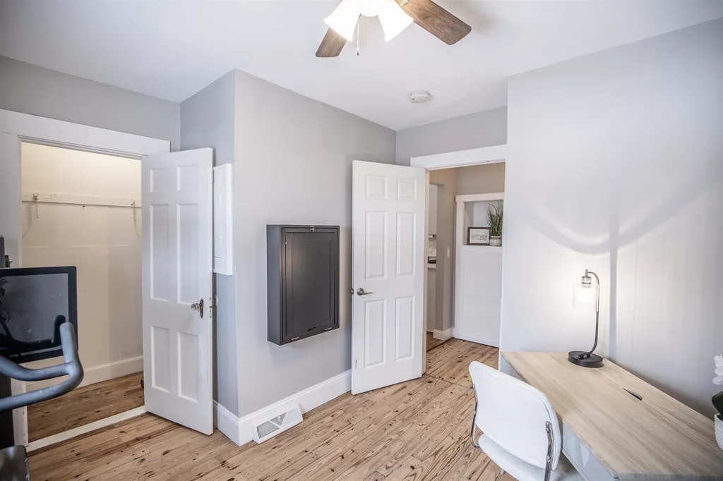 25 Maynard Avenue Manchester NH 03103
