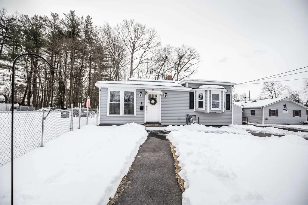 25 Maynard Avenue Manchester NH 03103