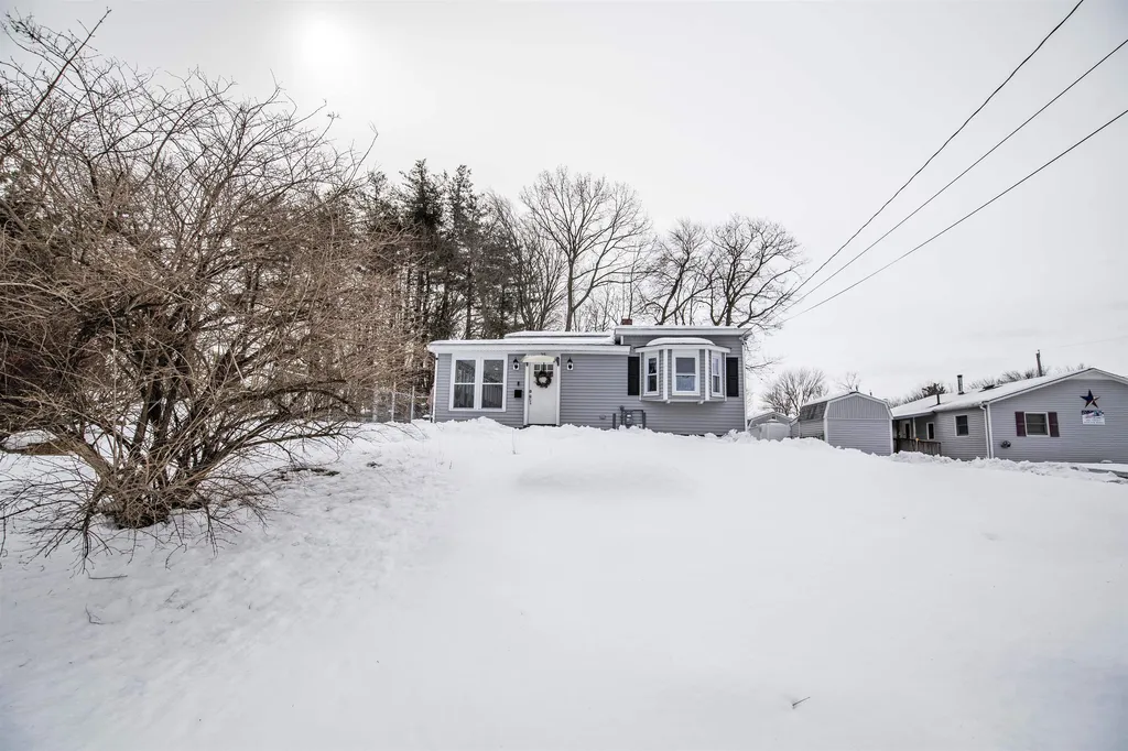 25 Maynard Avenue Manchester NH 03103