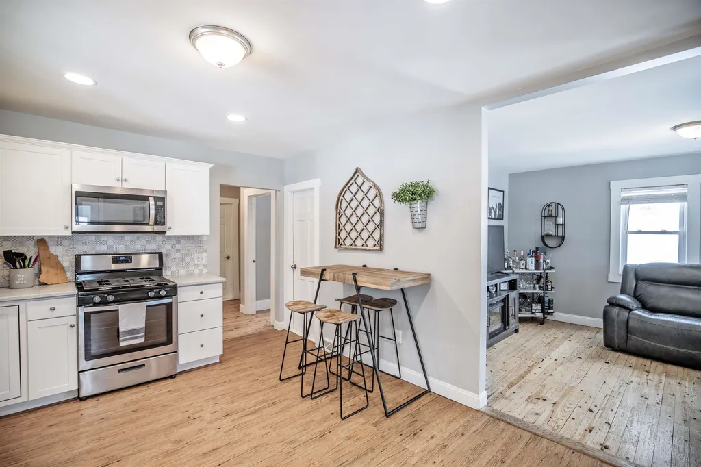 25 Maynard Avenue Manchester NH 03103