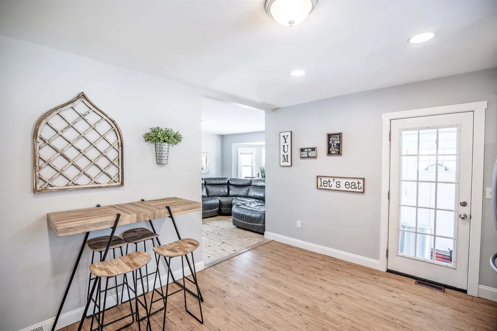 25 Maynard Avenue Manchester NH 03103