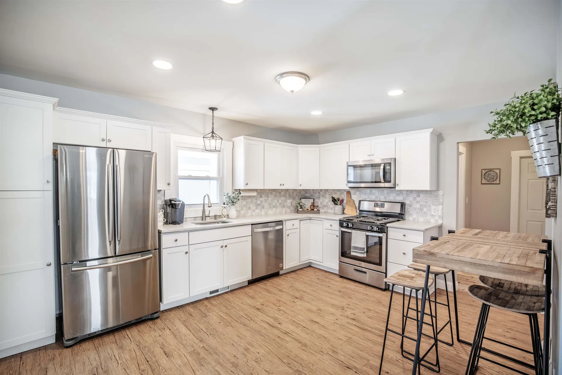 25 Maynard Avenue Manchester NH 03103