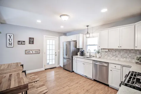 25 Maynard Avenue Manchester NH 03103