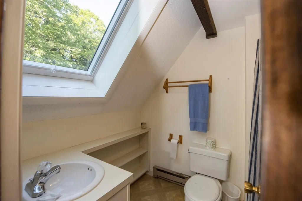 105 Williams Lane Hartford VT 05059