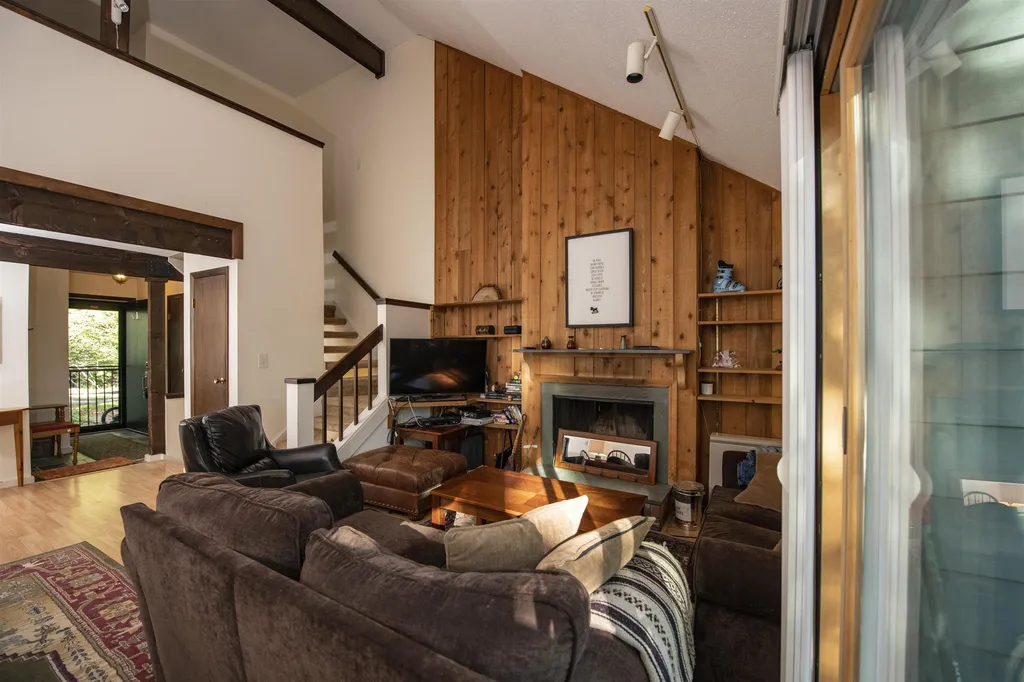 105 Williams Lane Hartford VT 05059