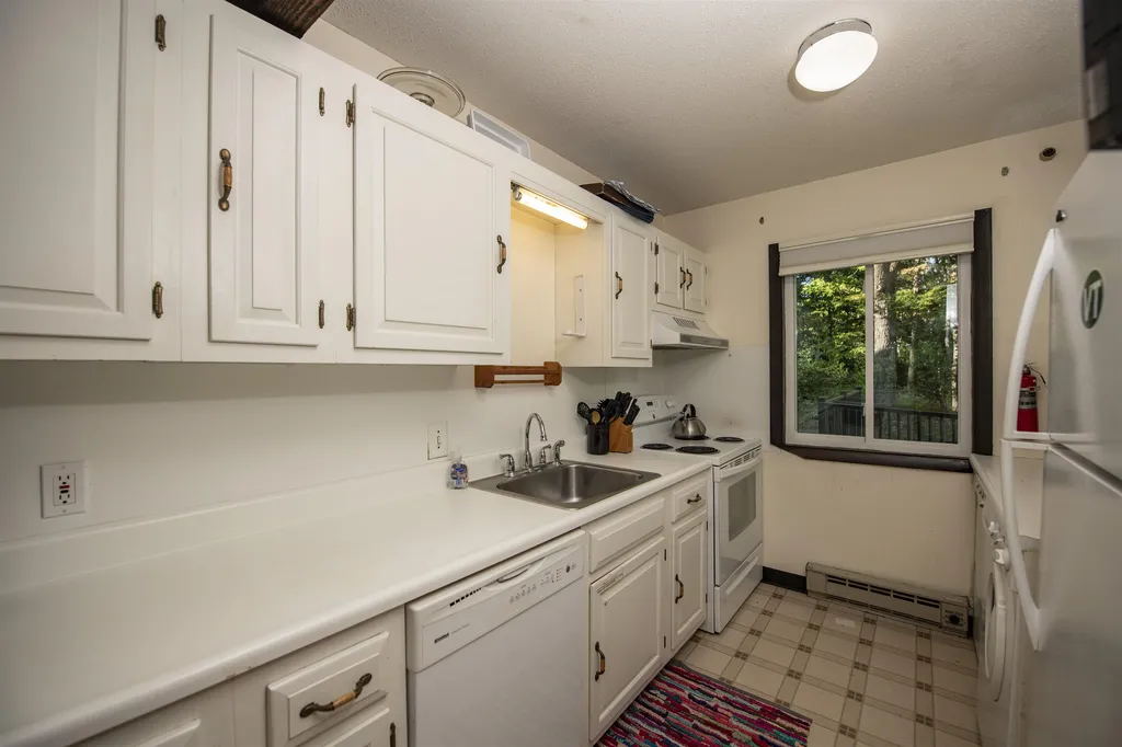 105 Williams Lane Hartford VT 05059