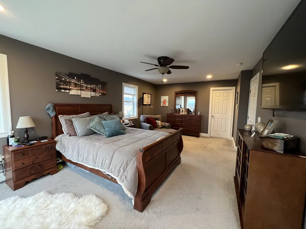 1827 East Road Colchester VT 05446
