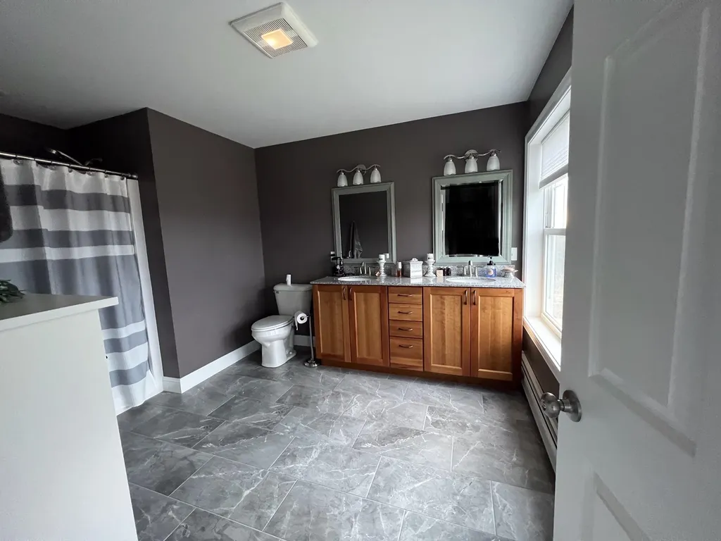 1827 East Road Colchester VT 05446