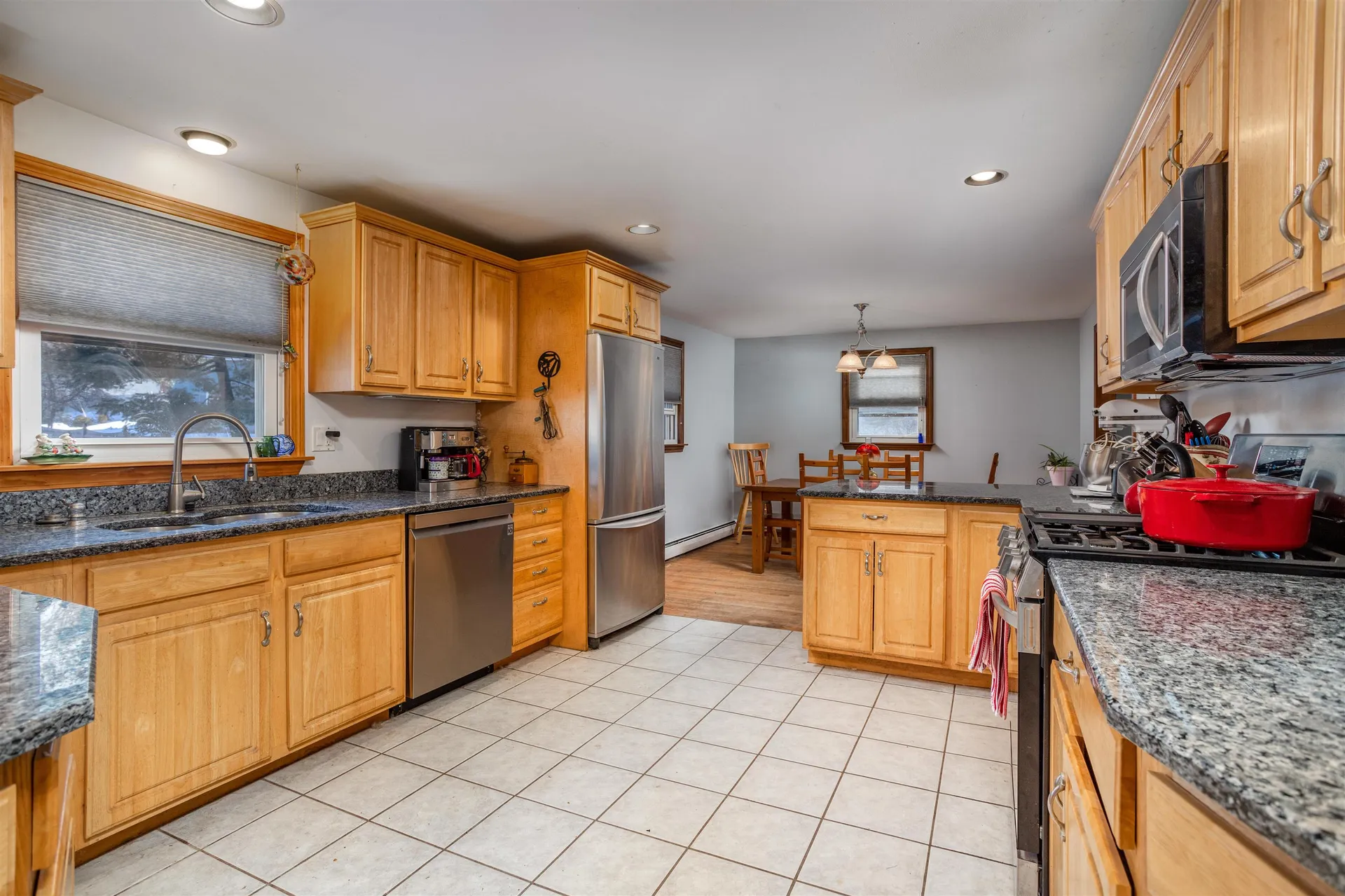 87 Cox Street Nashua NH 03064