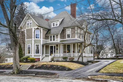 916 Chestnut Street Manchester NH 03104