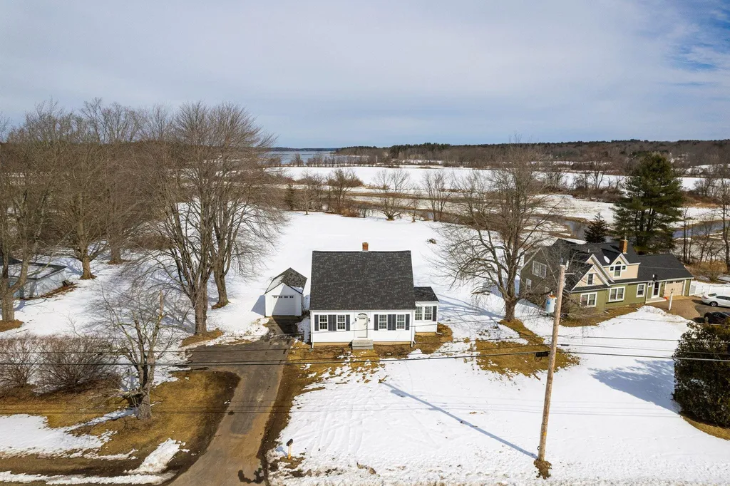72 College Road Stratham NH 03885