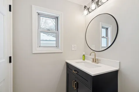 72 College Road Stratham NH 03885
