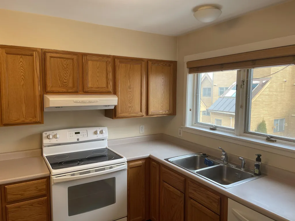 13 Courtyard Hanover NH 03755