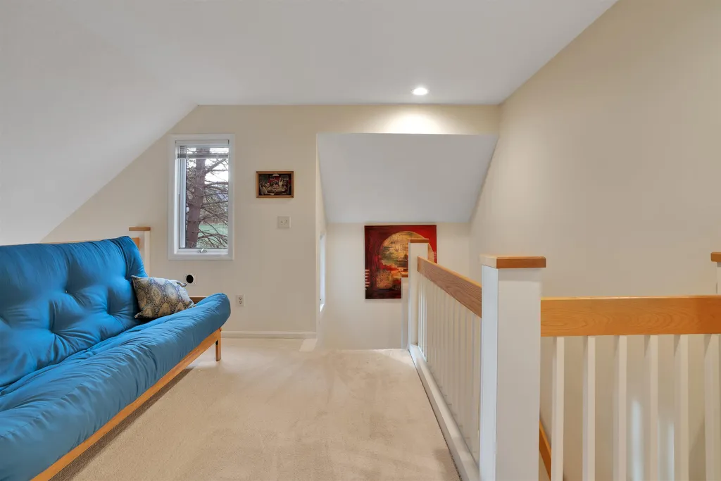 90 Kingfisher Road Hartford VT 05059