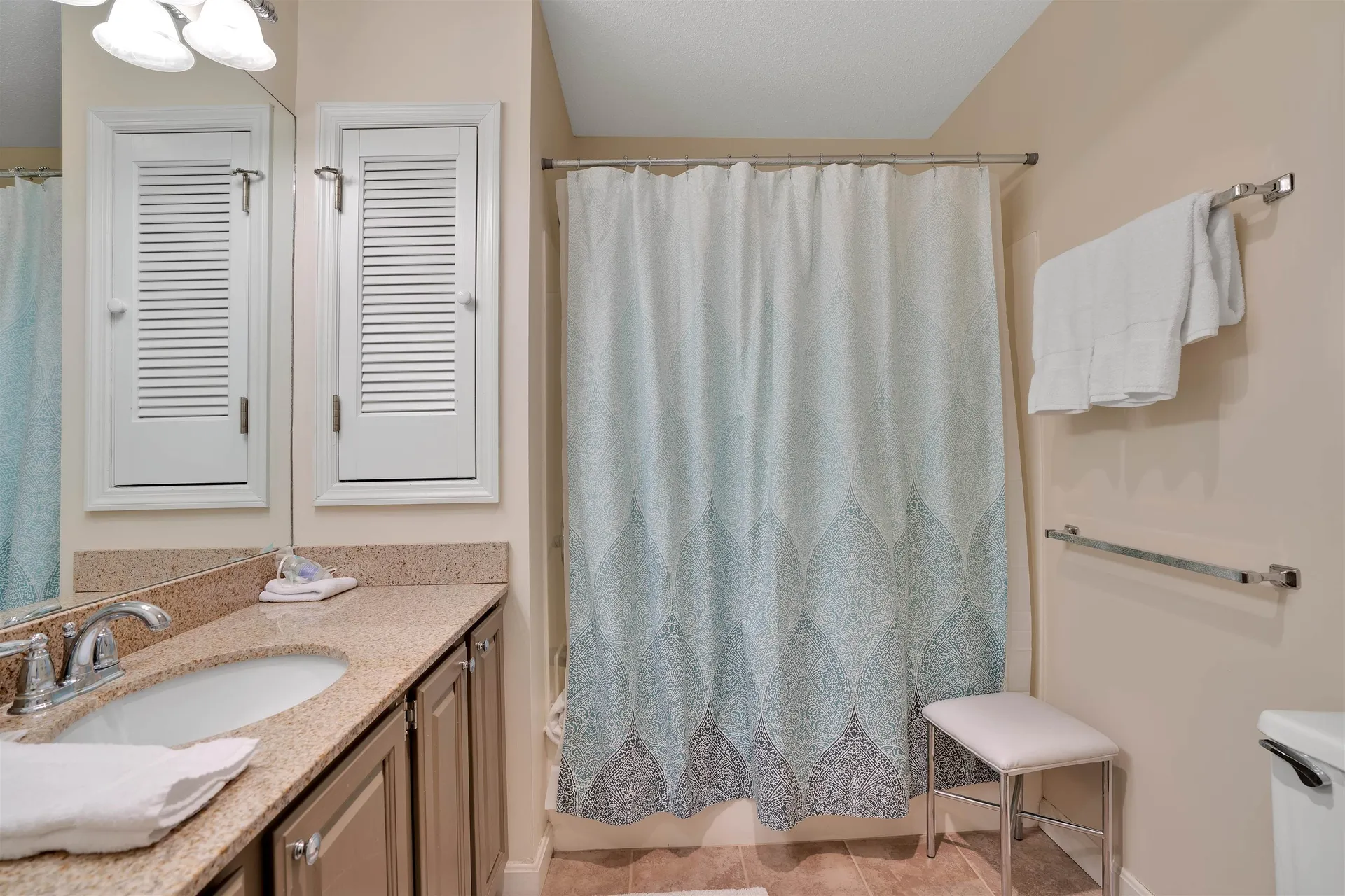 90 Kingfisher Road Hartford VT 05059