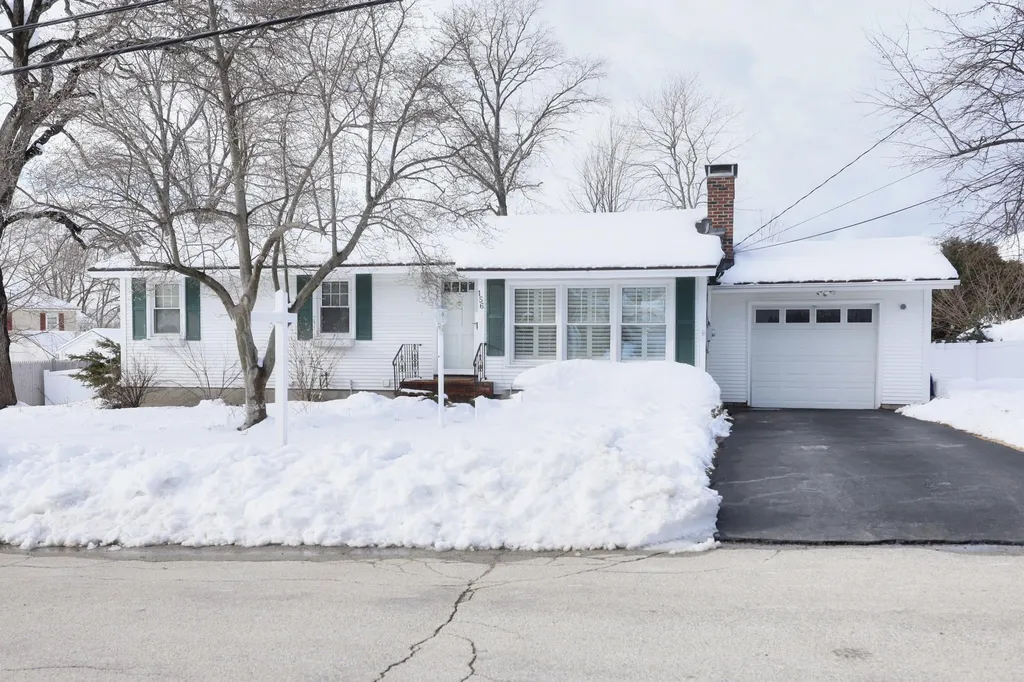 156 Paquette Avenue Manchester NH 03104