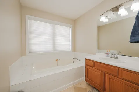 4 Bourne Drive Bedford NH 03110