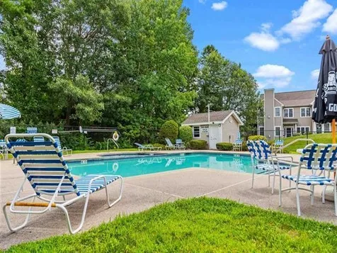 4 Bourne Drive Bedford NH 03110
